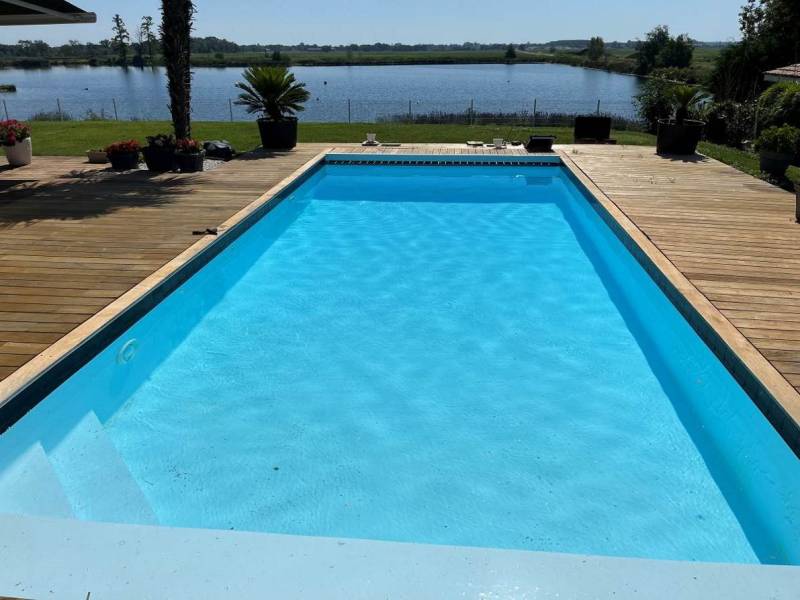 Détection fuite d'eau piscine à Bordeaux Rive Droite dans l'Entre Deux Mers